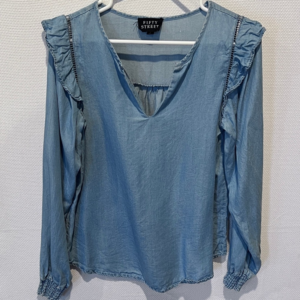 Chambray Denim Lyocell Ruffle Shoulder V Neck Long Sleeve Blouse Top Size Medium